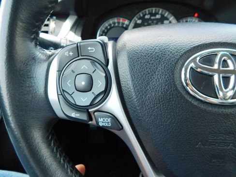 Used 2014 Toyota Camry SE FWD image 23