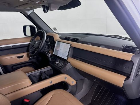 Used 2026 Land Rover Defender 110 X-Dynamic SE AWD/4WD image 29