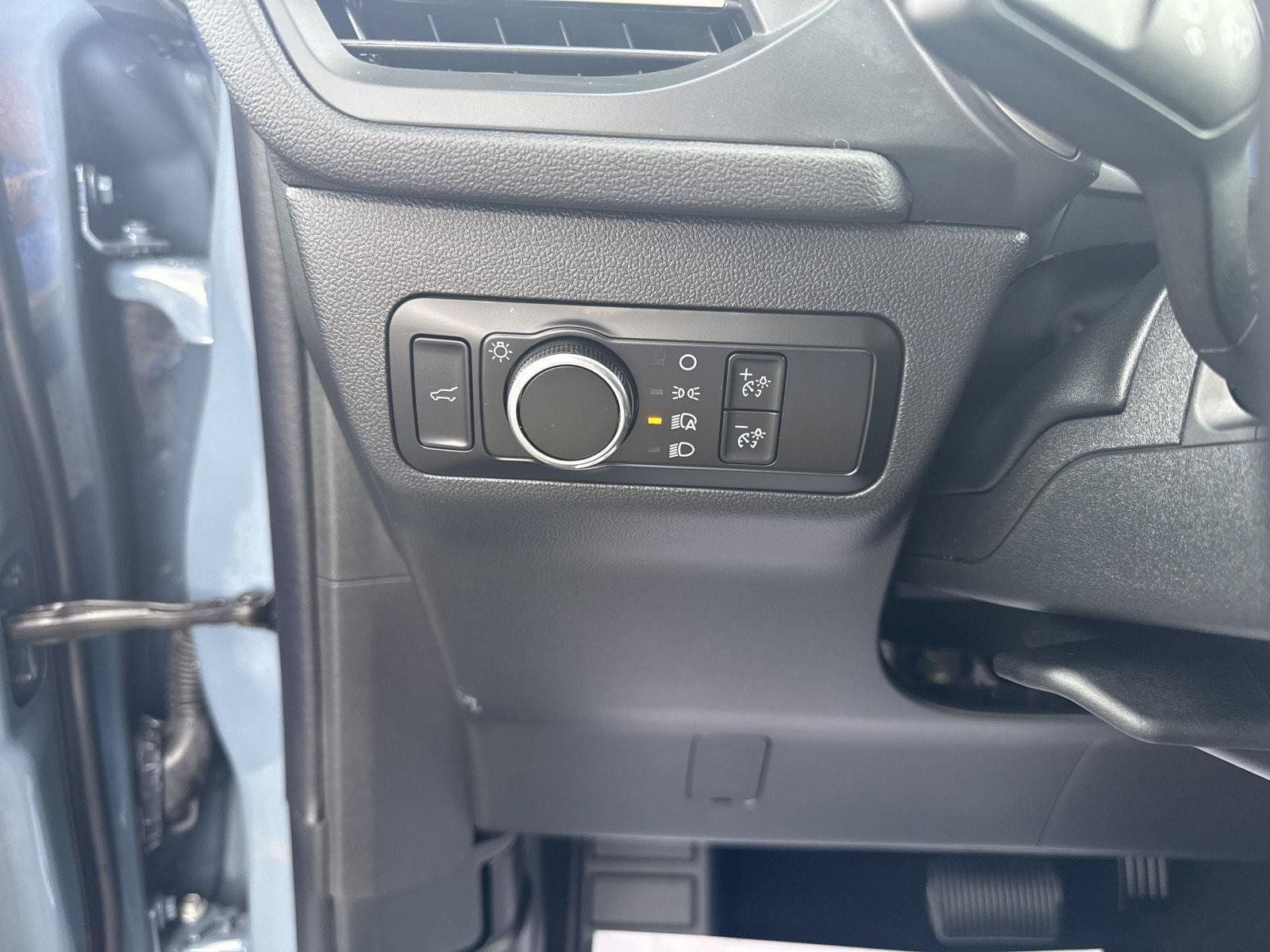 Used 2025 Ford Escape Active w/ Cold Weather Package AWD/4WD image 24