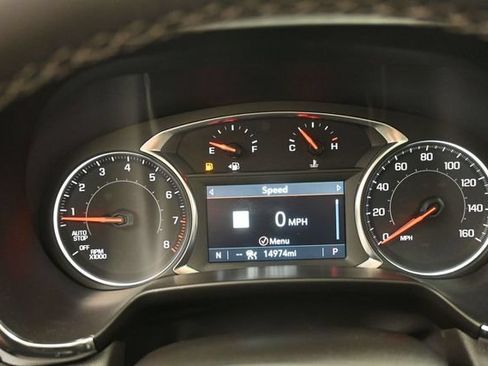 Used 2025 Chevrolet Blazer LT w/ Sound & Technology Package FWD image 9