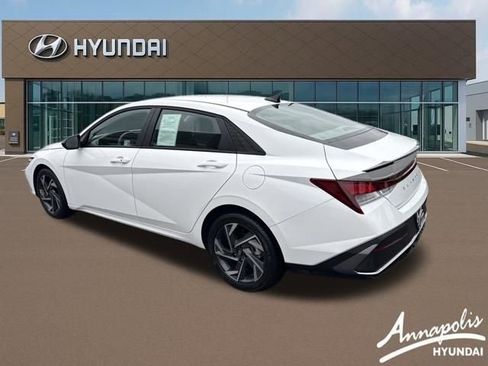 Certified 2025 Hyundai Elantra Sport image 3