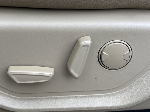 Used 2021 Ford F250 Lariat w/ Chrome Package image 14