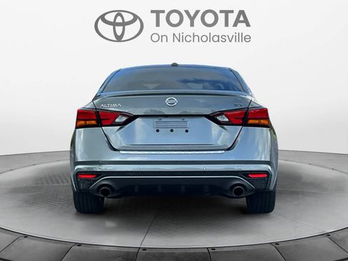 Used 2021 Nissan Altima 2.5 SR w/ SR Premium Package FWD image 4