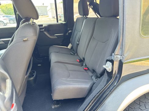 Used 2016 Jeep Wrangler Unlimited Sport w/ Quick Order Package 24S AWD/4WD image 22