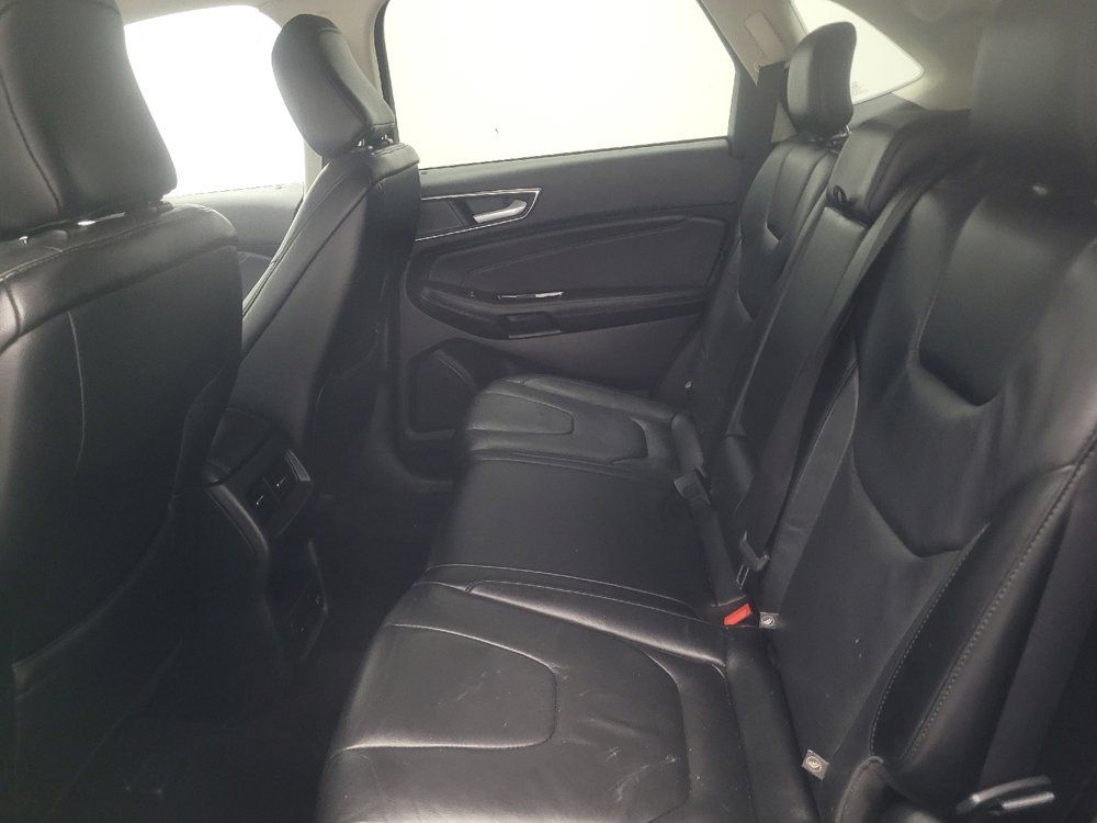 Used 2020 Ford Edge Titanium FWD image 18