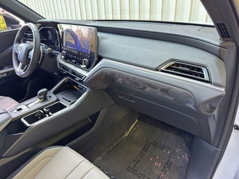 Used 2024 Lexus TX 500h AWD w/ Technology Package image 14