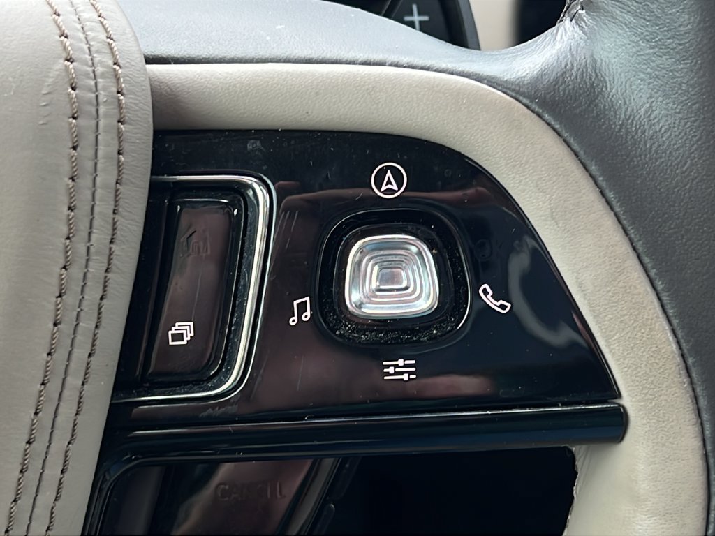 Used 2022 Lincoln Aviator Reserve w/ Equipment Group 201A RWD image 22