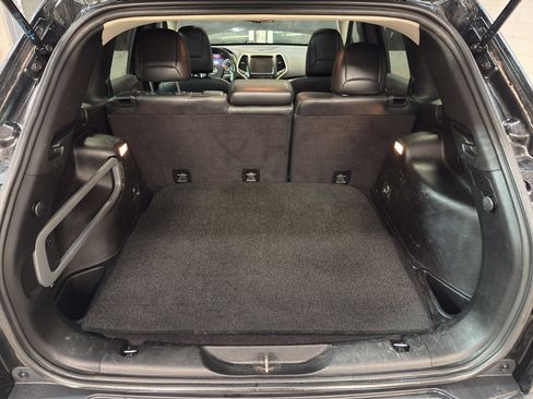 Used 2015 Jeep Cherokee Limited image 32