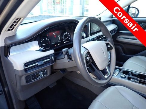 Used 2021 Lincoln Corsair AWD w/ Premium Package image 15