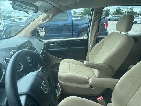 Used 2014 Dodge Grand Caravan American Value Package image 12