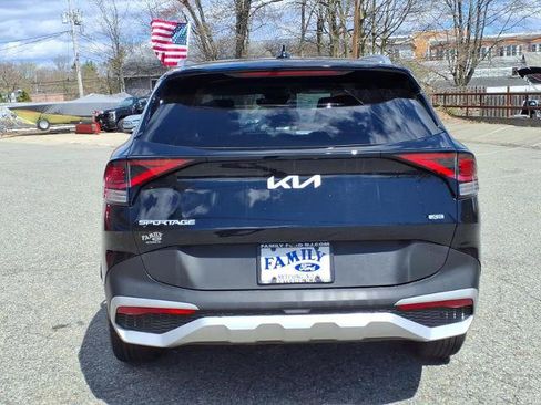 Used 2024 Kia Sportage EX AWD/4WD image 5