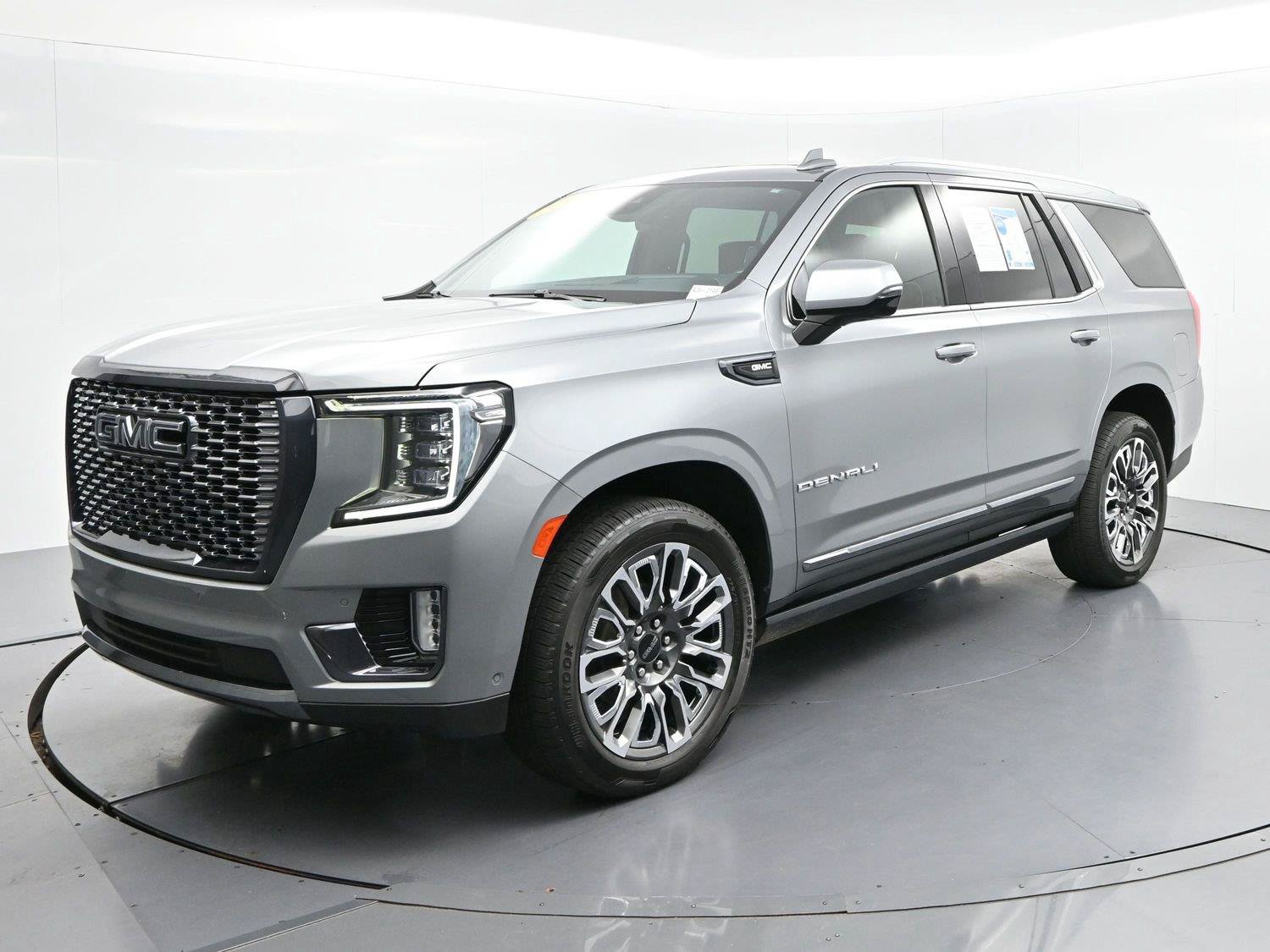 Used 2023 GMC Yukon Denali Ultimate AWD/4WD image 4
