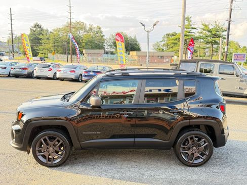 Used 2021 Jeep Renegade Latitude AWD/4WD image 7