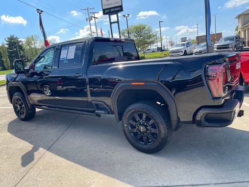 Used 2024 GMC Sierra 2500 AT4 w/ Technology Package AWD/4WD image 4