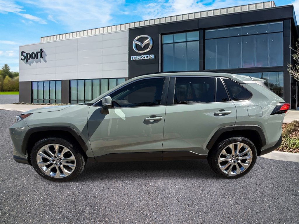 Used 2021 Toyota RAV4 XLE w/ Convenience Package FWD image 7
