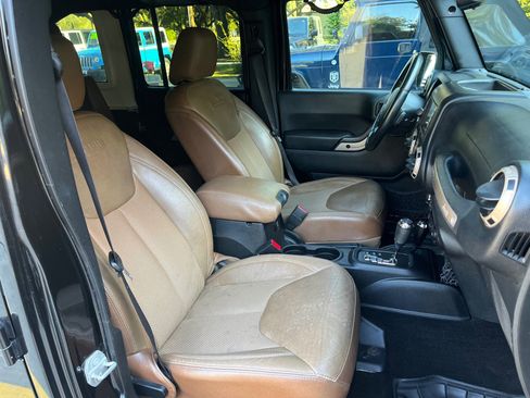 Used 2017 Jeep Wrangler 75th Anniversary image 28