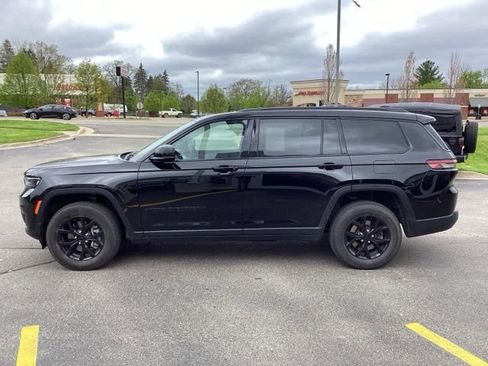 Used 2024 Jeep Grand Cherokee L Altitude AWD/4WD image 6