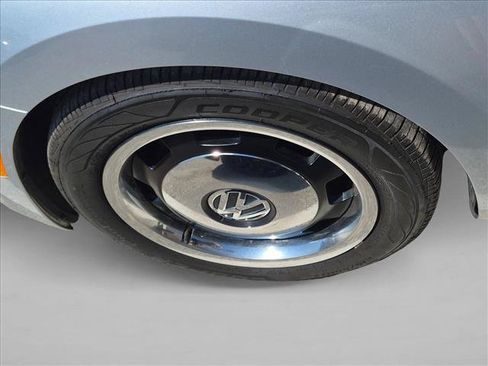 Used 2012 Volkswagen Beetle 2.5 FWD image 11