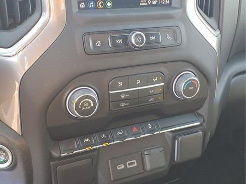 Used 2022 Chevrolet Silverado 1500 Custom image 10