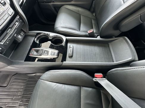 Used 2020 Honda Pilot Touring image 34