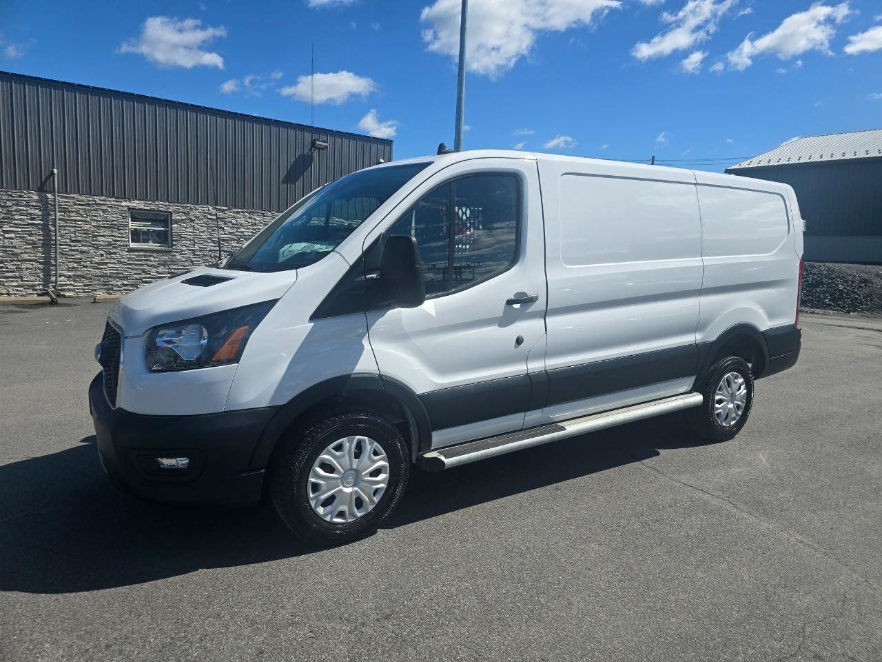 Used 2025 Ford Transit 250 Low Roof w/ Exterior Upgrade Package RWD image 4