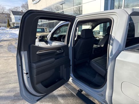 Used 2024 Chevrolet Silverado 1500 LT Trail Boss w/ Convenience Package II image 29