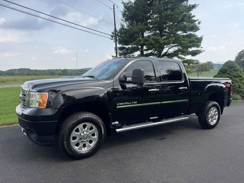 Used 2014 GMC Sierra 3500 Denali w/ Snow Plow Prep Package AWD/4WD image 2