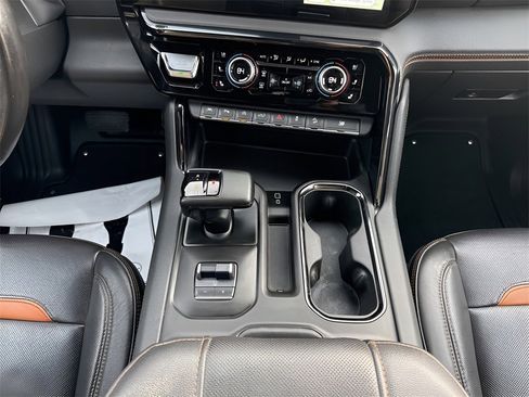 Used 2023 GMC Sierra 1500 AT4 image 15