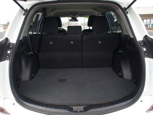 Used 2017 Toyota RAV4 LE image 14