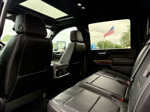 Used 2020 Chevrolet Silverado 2500 High Country w/ Z71 Off-Road Package AWD/4WD image 10
