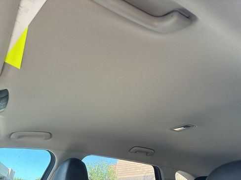 Used 2023 Kia Sorento S image 11