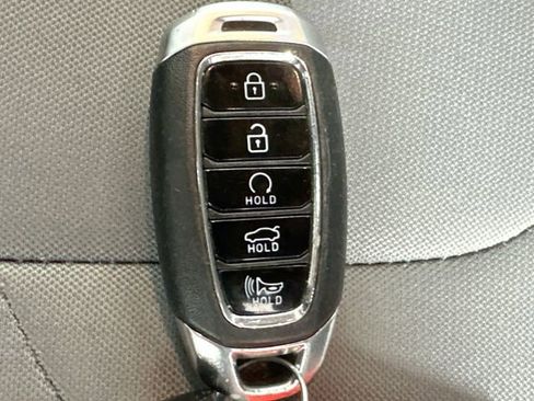 Used 2022 Hyundai Elantra SEL w/ Convenience Package image 16