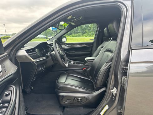 Used 2024 Jeep Grand Cherokee Limited 4xe AWD/4WD image 18