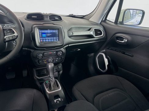 Used 2019 Jeep Renegade Latitude image 22