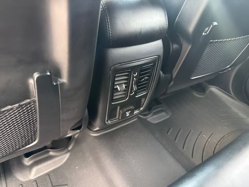 Used 2021 Jeep Grand Cherokee Laredo X AWD/4WD image 11
