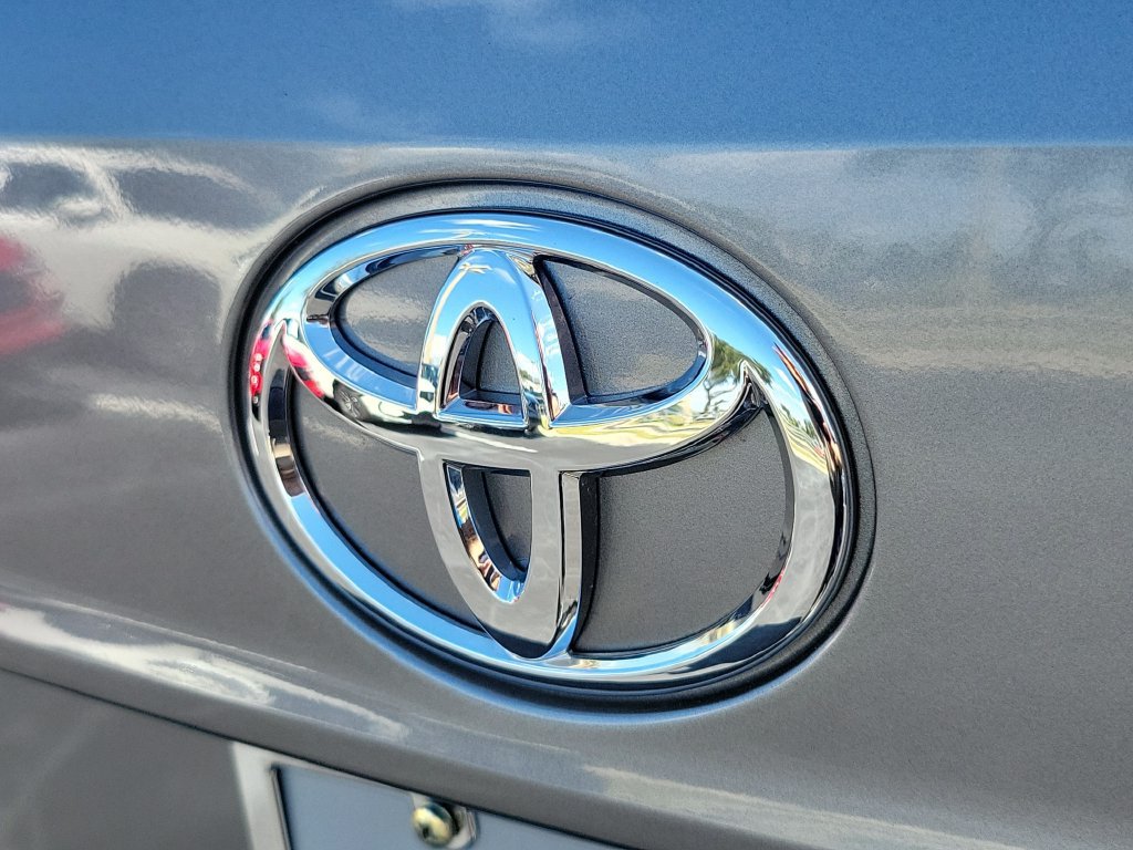Used 2025 Toyota Highlander Limited FWD image 8