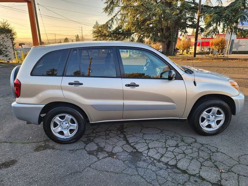 Used 2005 Toyota RAV4 2WD image 5