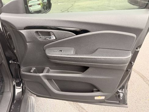 Used 2016 Honda Pilot Touring image 22