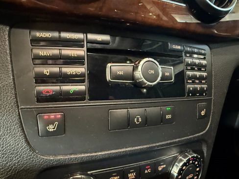 Used 2013 Mercedes-Benz GLK 350 4MATIC image 30