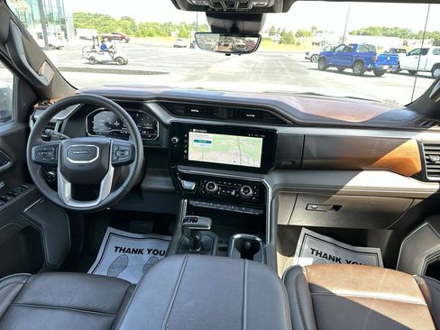 Used 2025 GMC Sierra 1500 Denali w/ Denali Reserve Package AWD/4WD image 10