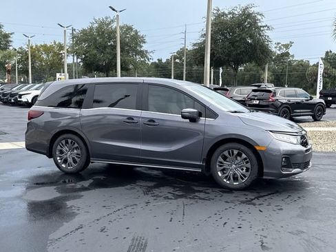 New 2026 Honda Odyssey Touring image 5