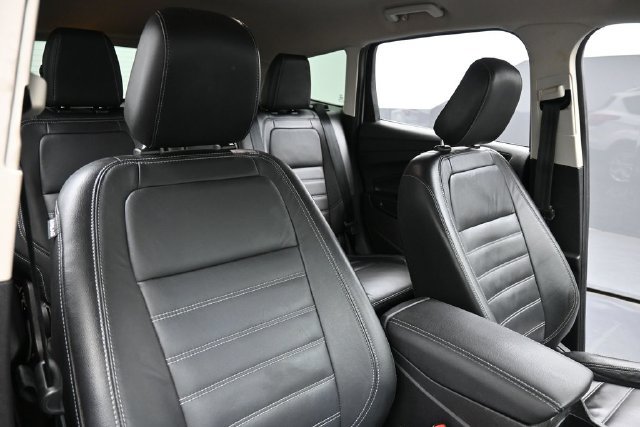 Used 2019 Ford Escape Titanium AWD/4WD image 34