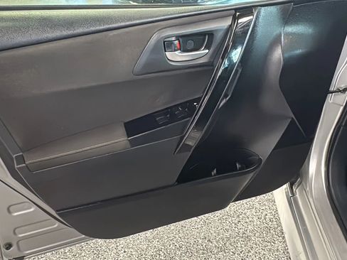 Used 2018 Toyota Corolla iM FWD image 19