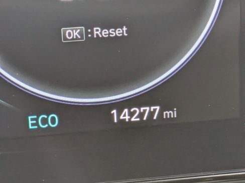 Certified 2024 Hyundai Elantra Limited image 29