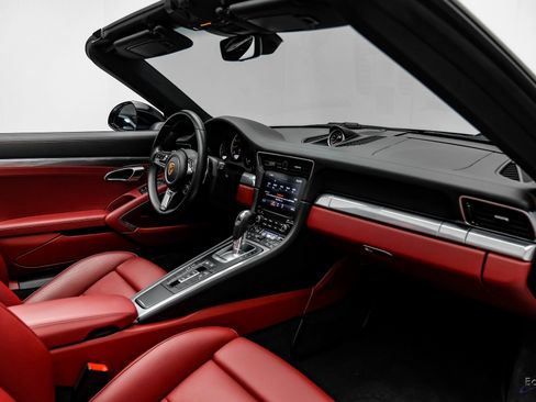 Used 2019 Porsche 911 Turbo image 47