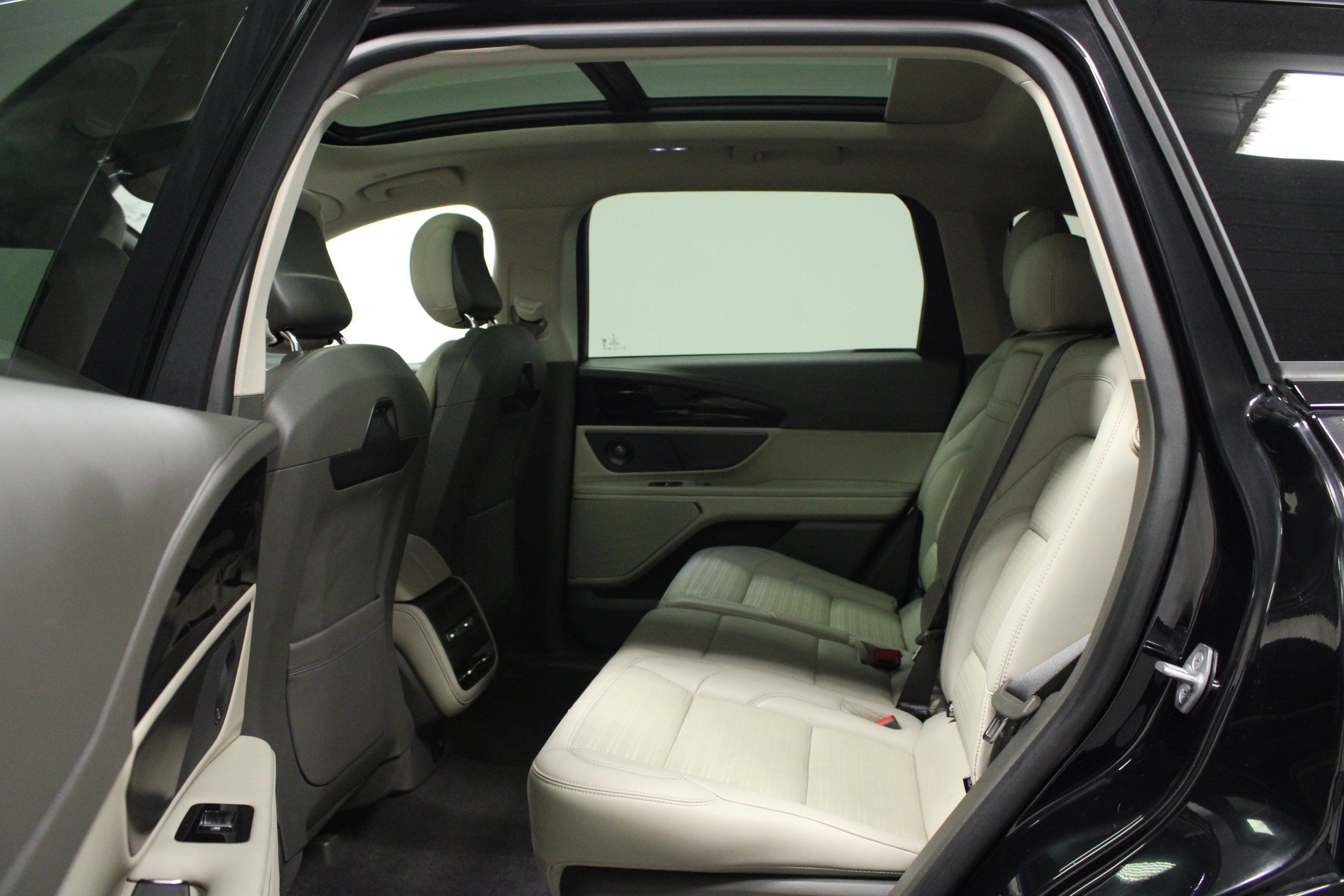 Used 2024 Lincoln Nautilus Reserve w/ Equipment Group 202A AWD/4WD image 13