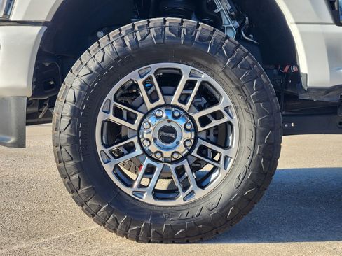 New 2025 Ford F250 Platinum w/ Platinum Plus Package image 11