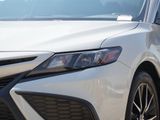 Used 2022 Toyota Camry SE image 5