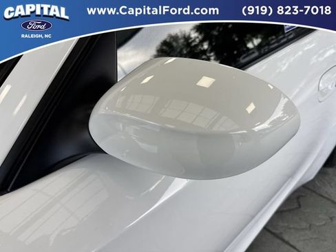Used 2005 BMW Z4 2.5i RWD image 12