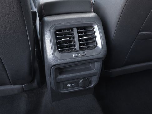 Used 2024 Volkswagen Tiguan Wolfsburg Edition image 31